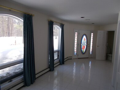 16 Carlton Way, Hales Location, NH 03860 - photo 3