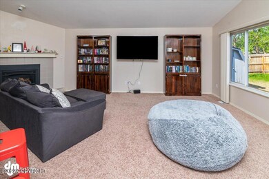 05-Living Room_ETL2438
