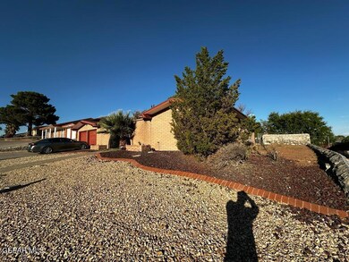 10948 Lakewood Ave, El Paso, TX 79935 - photo 2
