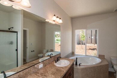 Master Bath w/Tub
