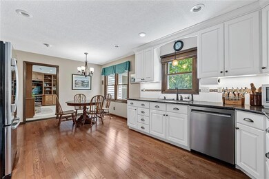 3118 Alleghany Dr NE, Cedar Rapids, IA 52402 - photo 4