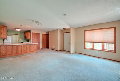 2567 11th Ave S, Grand Forks, ND 58201 - photo 7