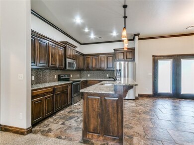 Kitchen:  This kitchen has it all ... lots of cabi