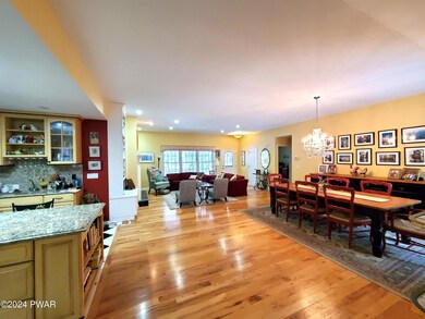 804 E Whippletree Ct, Lords Valley, PA 18428 - photo 3