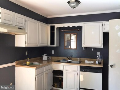 81 Carnival Dr, Taneytown, MD 21787 - photo 5