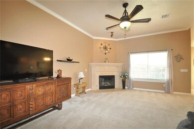 Crisp white crown molding!