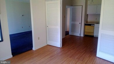 1002 Brinker Dr unit 201, Hagerstown, MD 21740 - photo 6