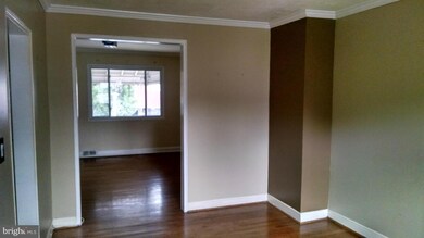 1010 Mount Holly St, Baltimore, MD 21229 - photo 7