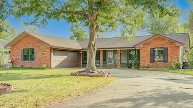 1607 W 11th St, Freeport, TX 77541 - photo 2