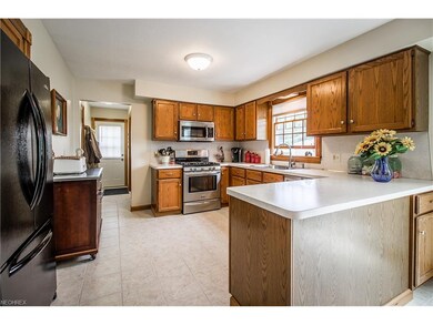 ADORABLE KITCHEN COMES FULLY EQUIPPED WITH APPLIAN