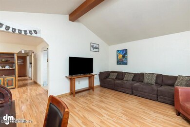 07-Living Room 20210419-DW-0779