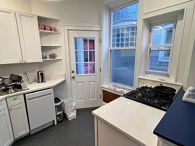 17 Grovenor Rd unit 3, Jamaica Plain, MA 02130 - photo 6