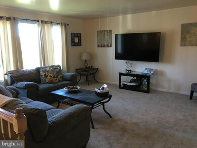 1324 Hollywell Ave, Chambersburg, PA 17201 - photo 4