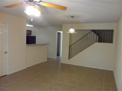5733 Manila Dr unit A, El Paso, TX 79924 - photo 2