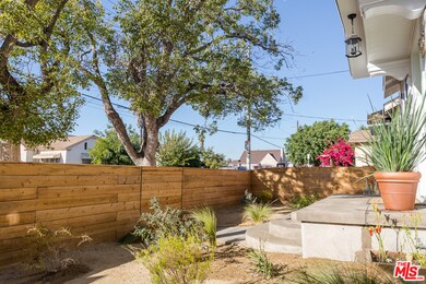 1712 Vineyard Ave, Los Angeles, CA 90019 - photo 3