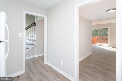 8241 Wycliffe Ct, Manassas, VA 20109 - photo 7