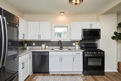 2416 E 38th Ct, Des Moines, IA 50317 - photo 7