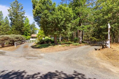 660 Catalpa Dr, Grants Pass, OR 97526 - photo 6