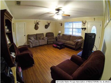 Spacious living room