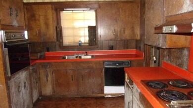 408 Laurel St, Tylertown, MS 39667 - photo 4