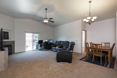 1985 NW Joshua Tree Ct, Redmond, OR 97756 - photo 3