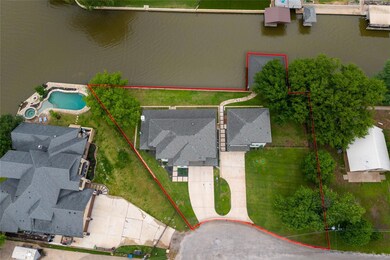 402 Mars Ct, Granbury, TX 76049 - photo 4