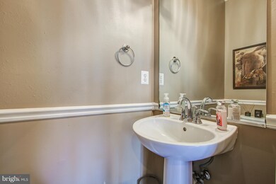 2552 James Monroe Cir, Herndon, VA 20171 - photo 6