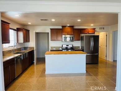 20236 Graham St, California City, CA 93505 - photo 5