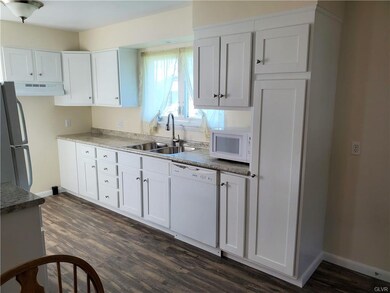 1704 Greenleaf St, Allentown, PA 18104 - photo 5