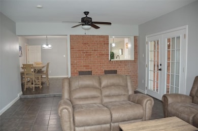 2806 Pine St, Galveston, TX 77551 - photo 4