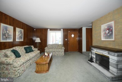 1038 Foxwood Ln, Essex, MD 21221 - photo 3