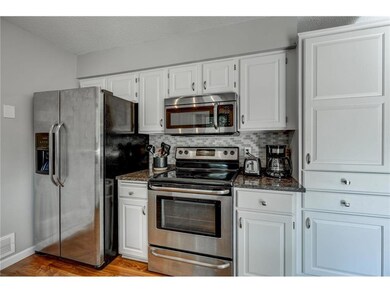 10286 Pilgrim Lane N - Kitchen