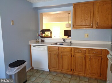 8120 Township Dr, Owings Mills, MD 21117 - photo 6