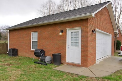 718 Coveview Cir, Cookeville, TN 38506 - photo 4