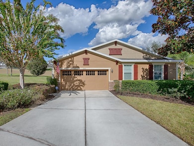 21613 Belgian Ct, Mount Dora, FL 32757 - photo 2