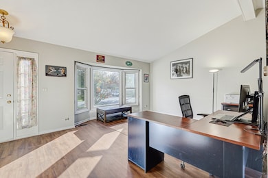 1094 Shady Tree Ln, Wheeling, IL 60090 - photo 5