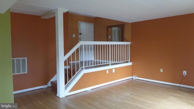 110 Roberts Ln unit 201, Alexandria, VA 22314 - photo 3