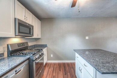 4809 Mcewen St unit B, Houston, TX 77009 - photo 6