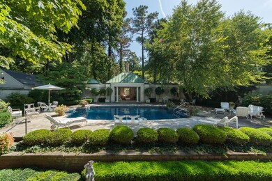 Beautiful Pool and Separate Pool House