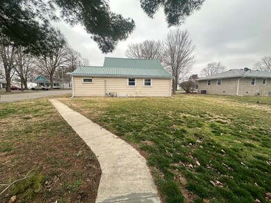1221 5th St, Covington, IN 47932 - photo 5