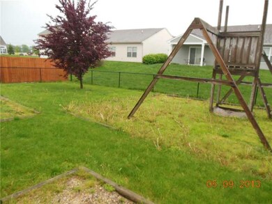 463 Pitch Pine Dr, Whiteland, IN 46184 - photo 2