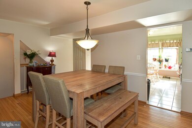 11531 Pine Cone Ct, Reston, VA 20191 - photo 7