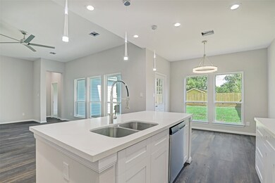 8115 James Franklin St, Houston, TX 77088 - photo 2