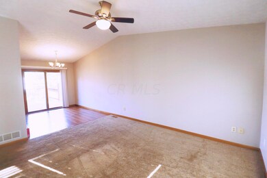 4._Dining_and_living_room