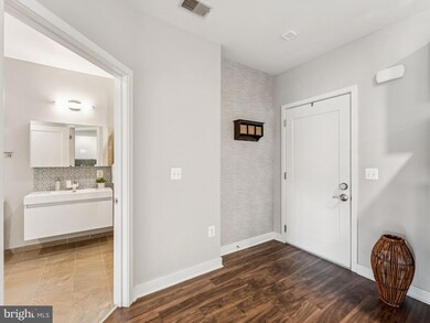 Trafalgar Flats unit 221, Arlington, VA 22204 - photo 2