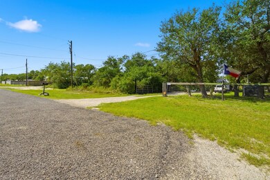 1003 Rowe St, Rockport, TX 78382 - photo 7