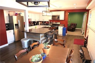 107 N Wood St, Loudonville, OH 44842 - photo 4