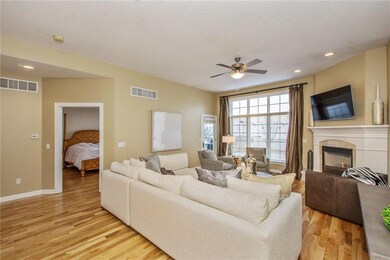 1404 NW 141st St unit 4, Clive, IA 50325 - photo 7