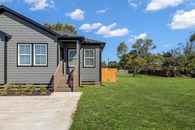 4905 Paula St unit B, Houston, TX 77033 - photo 3