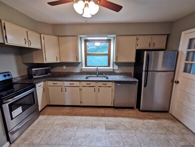 62 Homestead St, Albany, NY 12203 - photo 6